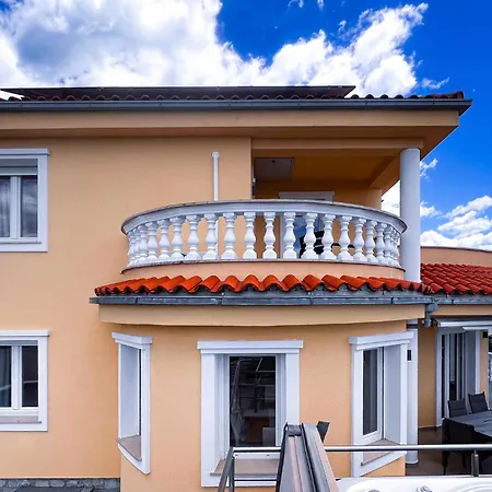Holiday home Awesome In