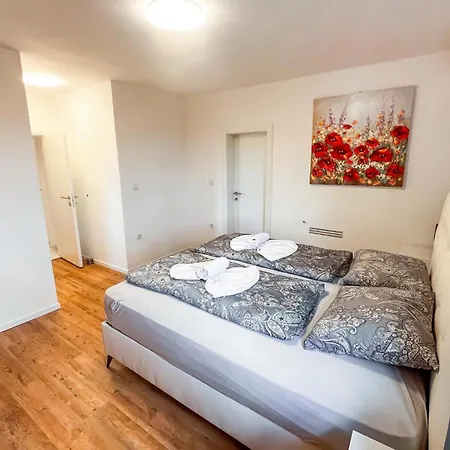 Holiday home Awesome In