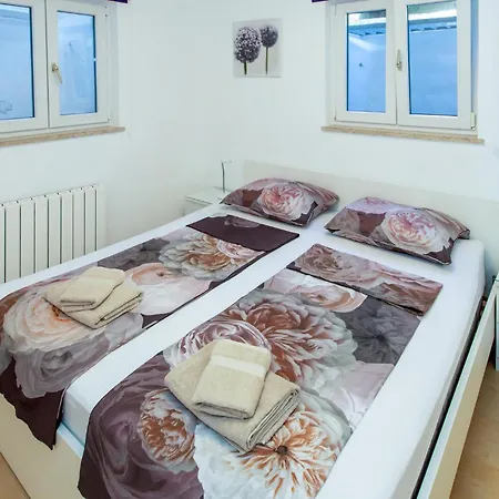 Stunning In With Wifi Crikvenica