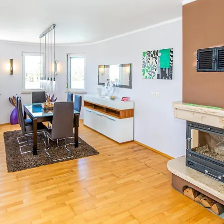 Stunning In With Wifi Holiday home