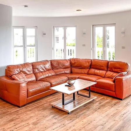 Amazing In With Wifi Цриквеница